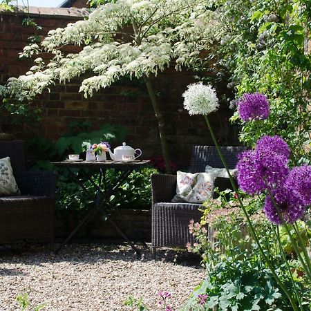 The Hollies Bed And Breakfast Uppingham Eksteriør billede